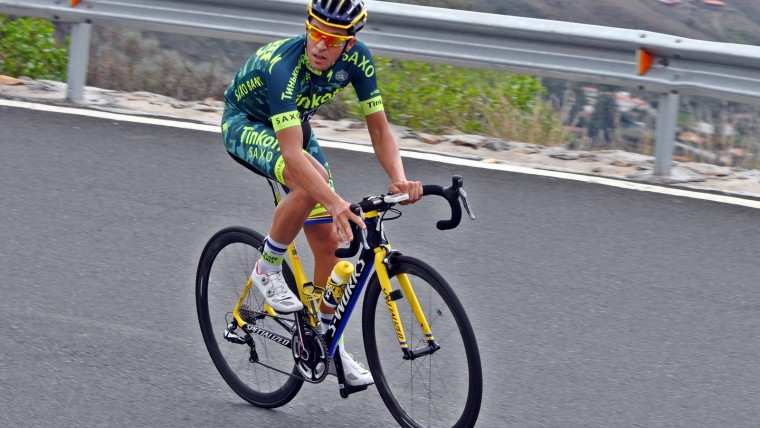 Contador con la segunda equipación del Tinkoff Saxo de 2015