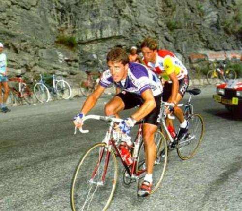 Perico en la ascensión a Alpe d'Huez en el Tour del 88