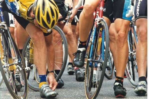 Las piernas de los ciclistas ni tiene 'ni un pelo de bello'