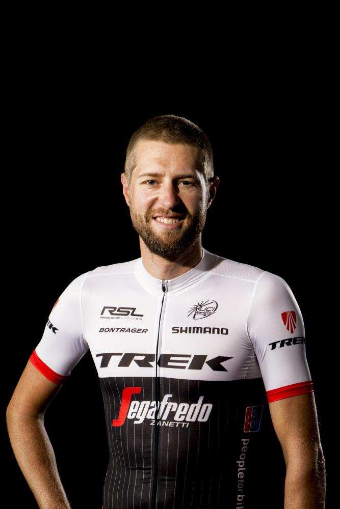 Así de sonriente posa Ryder Hesjedal con su nuevo maillot del Trek
