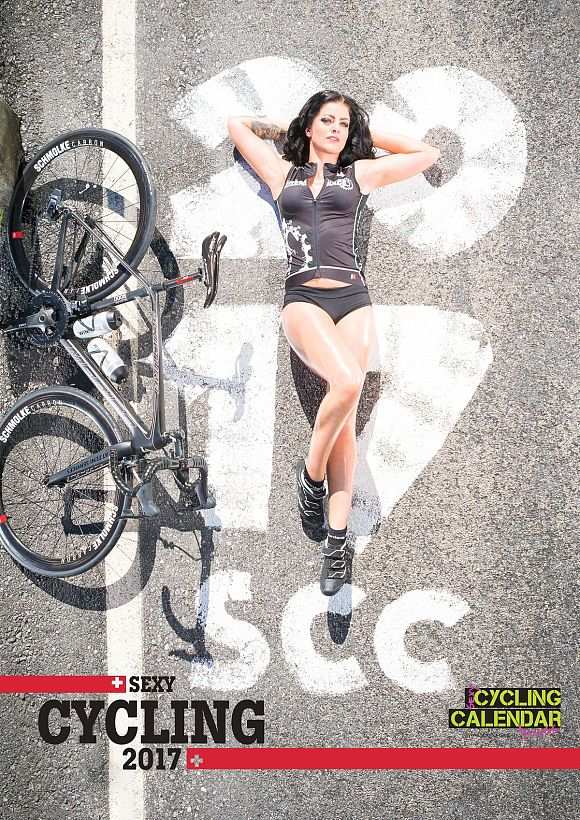 rb-sexy-cycling-kalender-titelseite2017-carmen-jpg-10793080